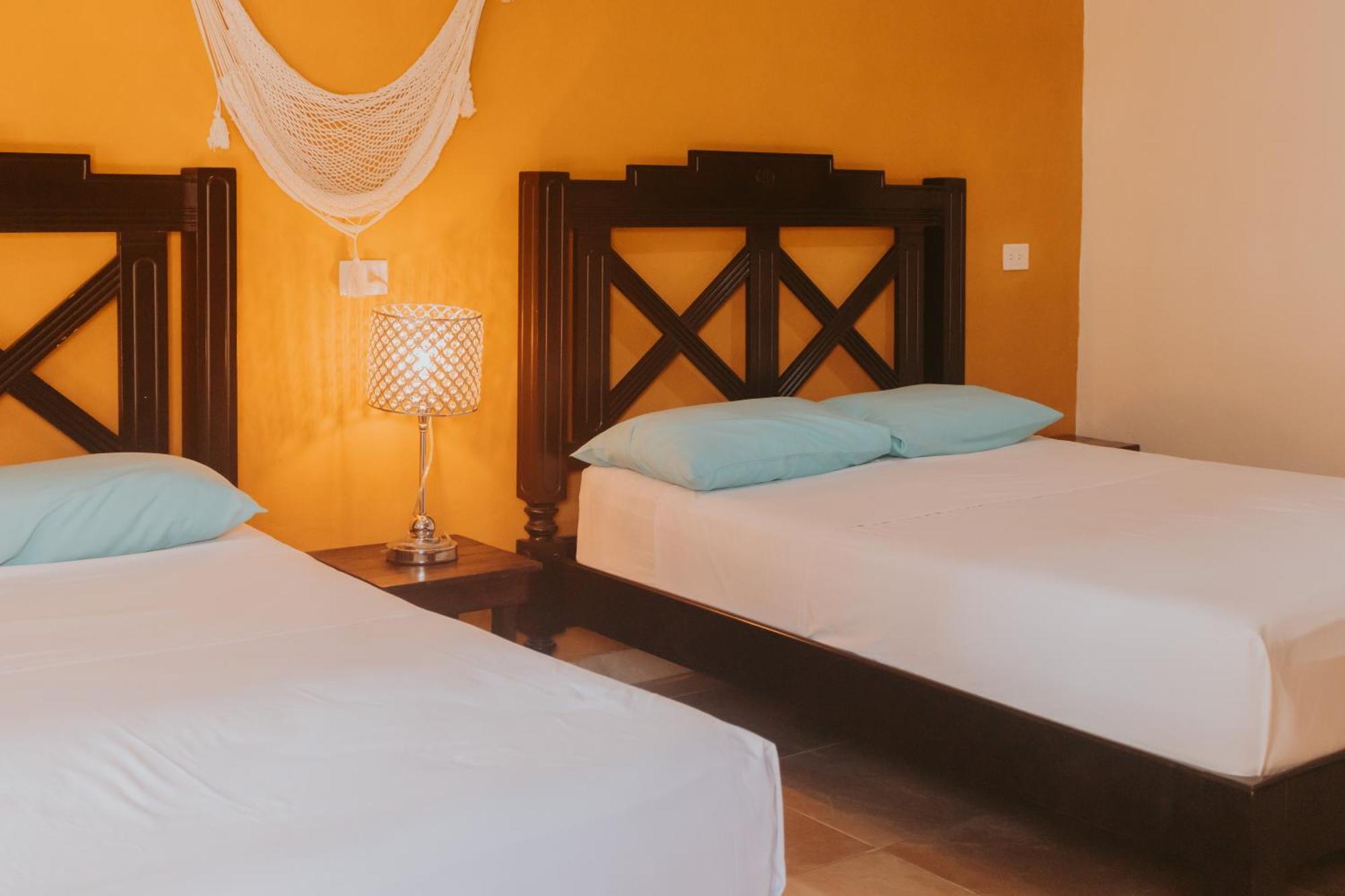 Hostal Tunich Naj & Hotel Valladolid  Eksteriør billede