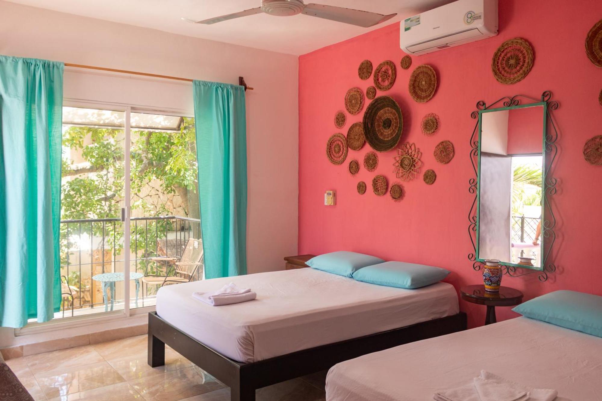 Hostal Tunich Naj & Hotel Valladolid  Eksteriør billede
