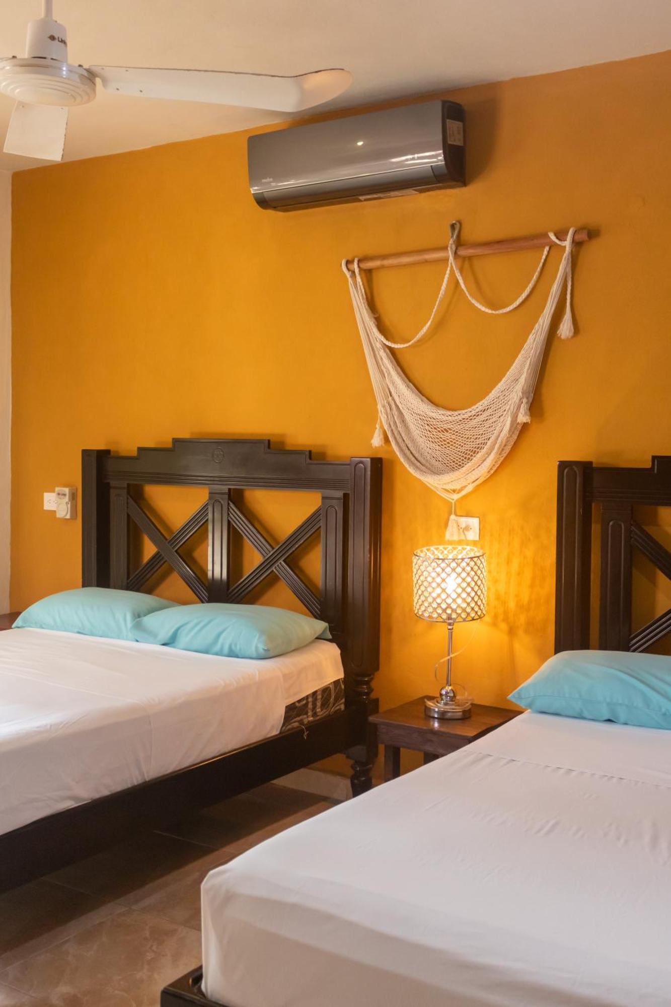 Hostal Tunich Naj & Hotel Valladolid  Eksteriør billede