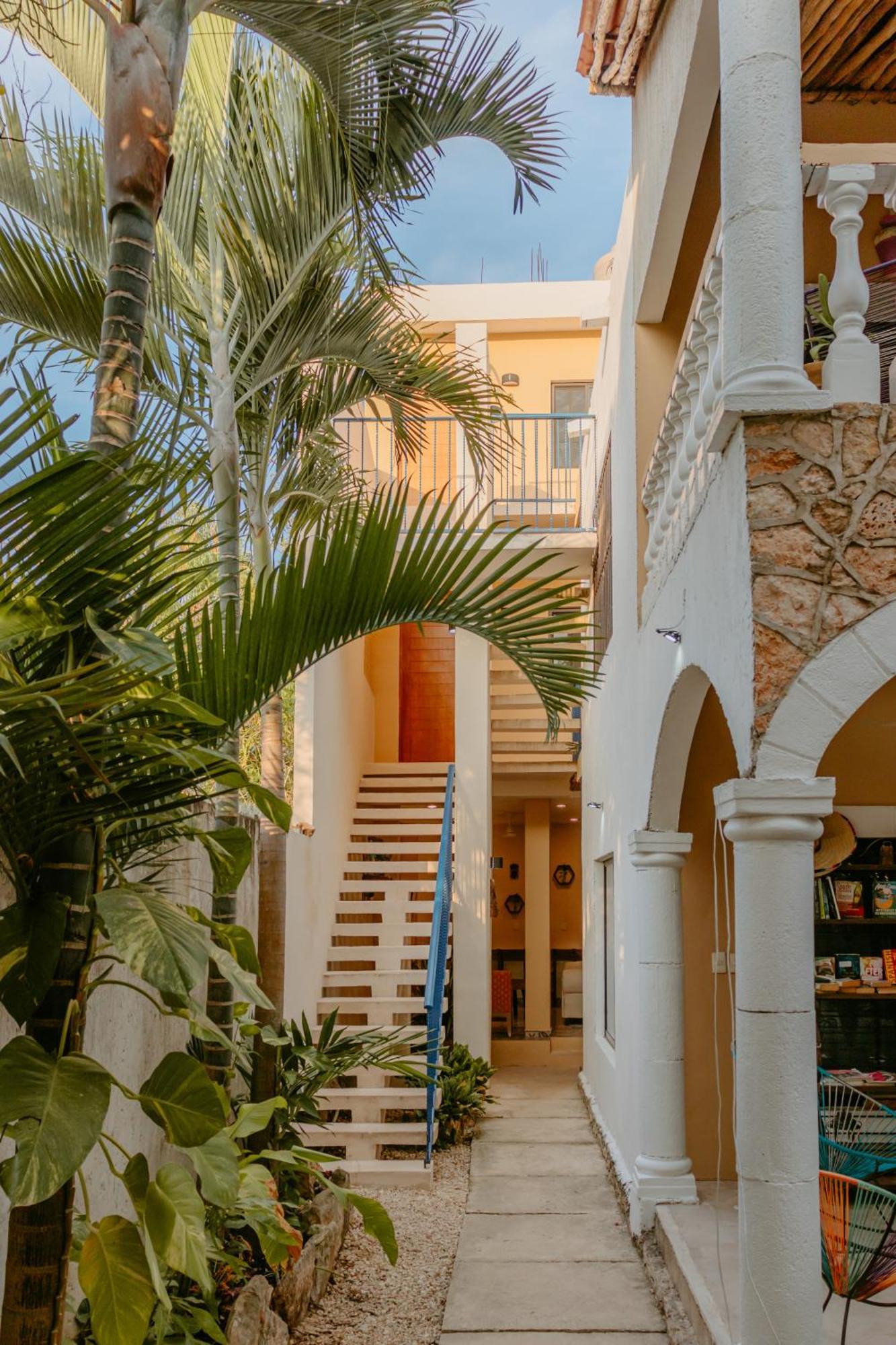Hostal Tunich Naj & Hotel Valladolid  Eksteriør billede