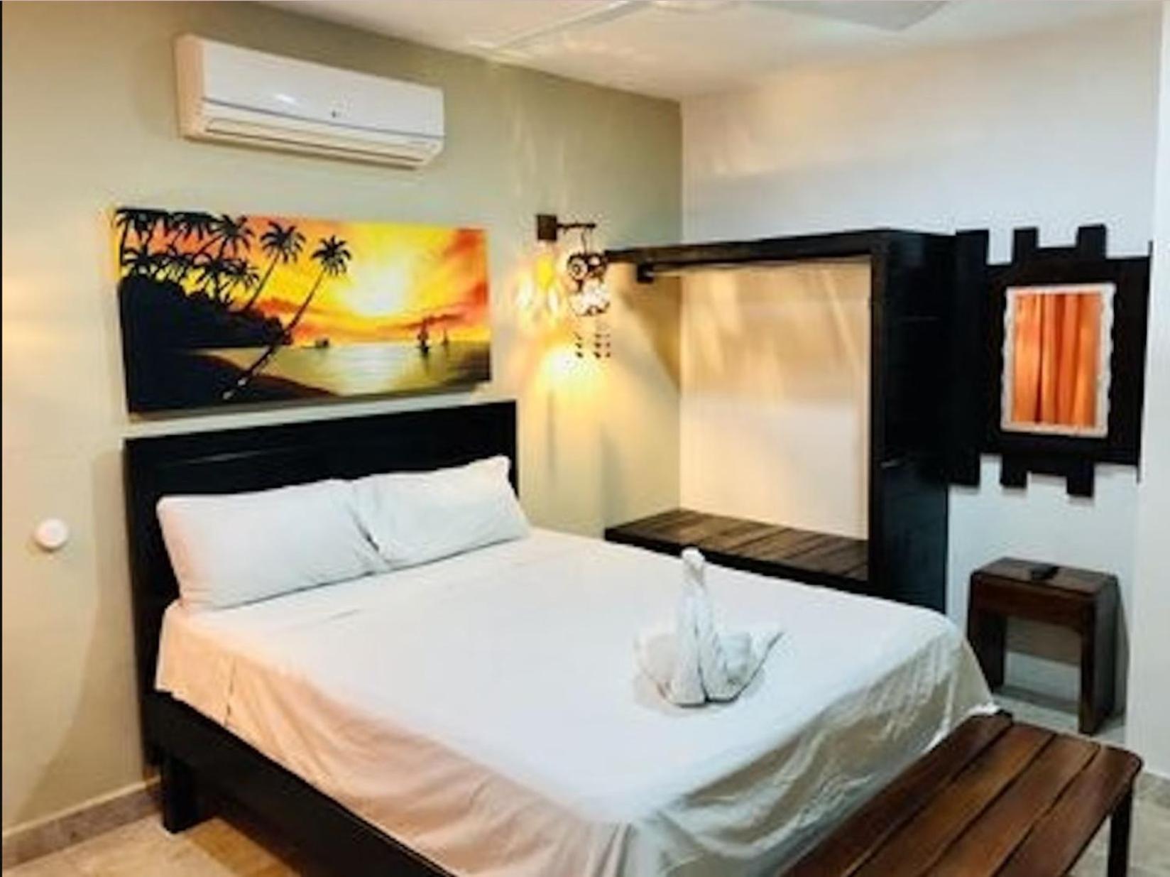 Hostal Tunich Naj & Hotel Valladolid  Eksteriør billede