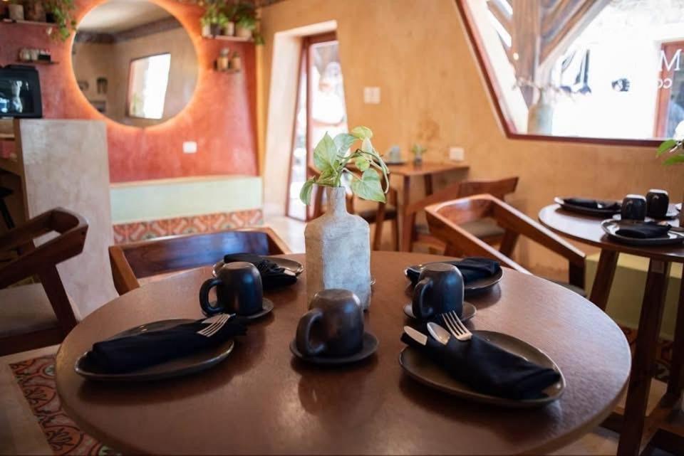 Hostal Tunich Naj & Hotel Valladolid  Eksteriør billede